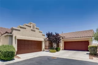 Photo #1: 2209718 Listing