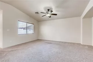 Photo #3: 2209718 Listing