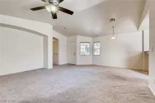 Photo #4: 2209718 Listing