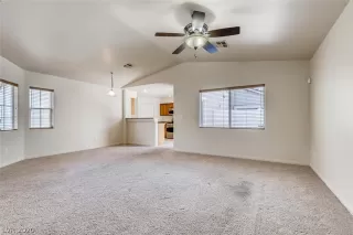 Photo #5: 2209718 Listing