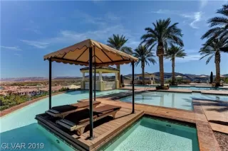 Photo #1: 2209728 Listing