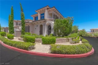 Photo #3: 2209728 Listing