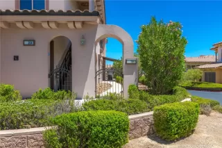 Photo #4: 2209728 Listing