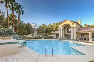 Photo #1: 2209733 Listing