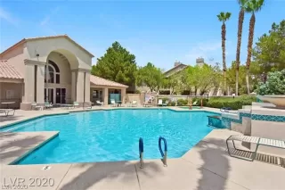 Photo #2: 2209733 Listing