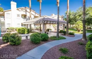 Photo #3: 2209733 Listing