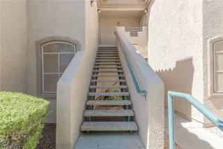 Photo #5: 2209733 Listing