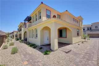 Photo #3: 2209747 Listing