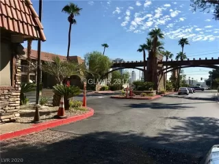 Photo #1: 2209791 Listing