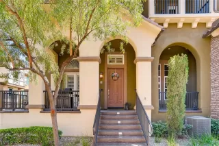 Photo #2: 2209805 Listing