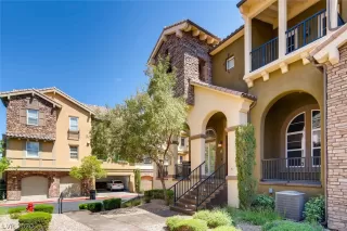 Photo #4: 2209805 Listing