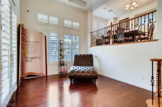 Photo #6: 2209805 Listing