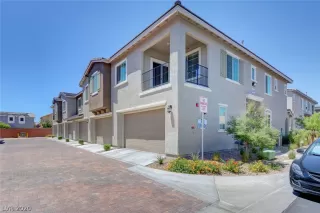 Photo #2: 2209821 Listing