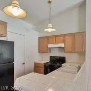 Photo #4: 2209831 Listing 