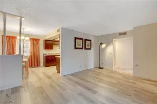 Photo #2: 2209832 Listing