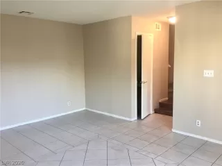 Photo #2: 2209873 Listing