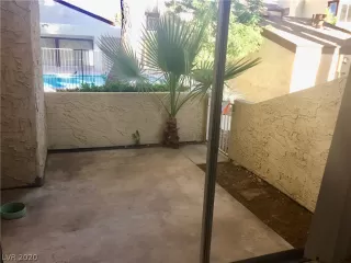 Photo #3: 2209873 Listing