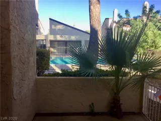 Photo #4: 2209873 Listing