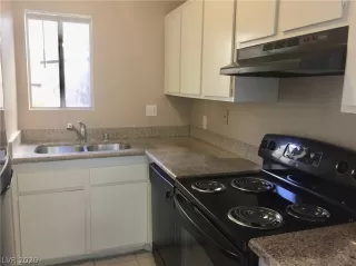 Photo #6: 2209873 Listing