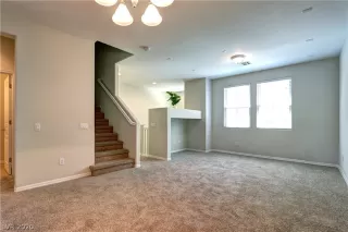 Photo #6: 2209920 Listing