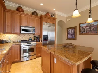 Photo #4: 2209977 Listing 