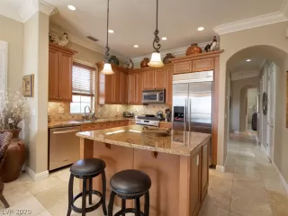 Photo #5: 2209977 Listing 