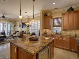 Photo #6: 2209977 Listing 