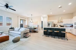Photo #3: 2210008 Listing 