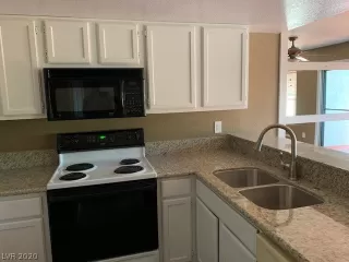 Photo #5: 2210038 Listing 
