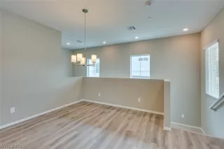 Photo #5: 2210056 Listing