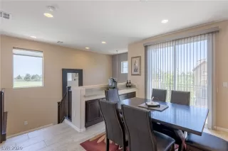 Photo #4: 2210163 Listing