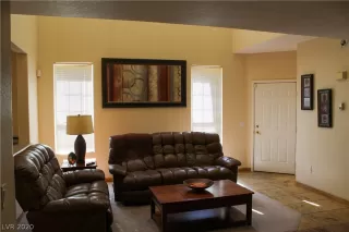 Photo #4: 2210183 Listing