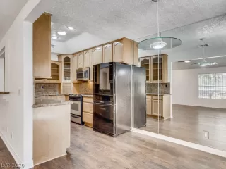 Photo #3: 2210194 Listing