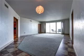 Photo #3: 2210221 Listing