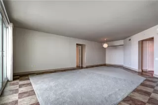 Photo #4: 2210221 Listing