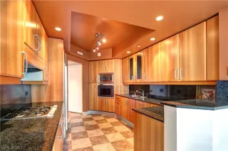 Photo #5: 2210221 Listing