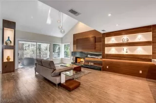 Photo #1: 2210327 Listing