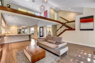 Photo #3: 2210327 Listing