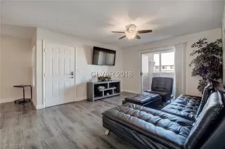 Photo #2: 2210364 Listing