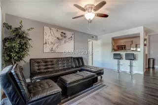 Photo #3: 2210364 Listing