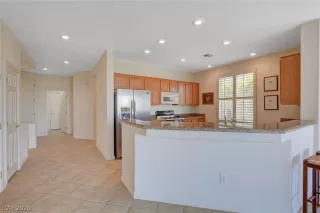 Photo #5: 2210389 Listing 