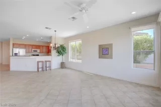 Photo #6: 2210389 Listing 