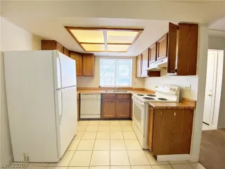 Photo #4: 2210394 Listing 