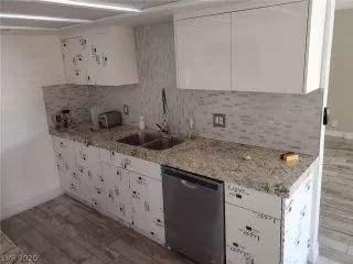 Photo #5: 2210395 Listing 