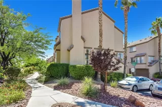 Photo #1: 2210441 Listing