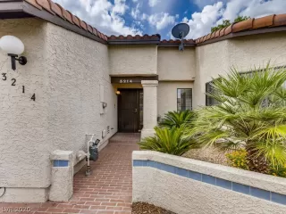 Photo #2: 2210458 Listing