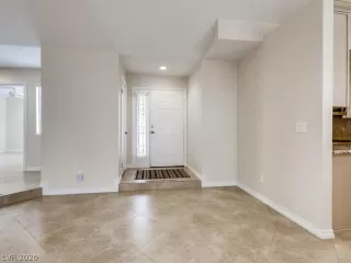 Photo #3: 2210458 Listing