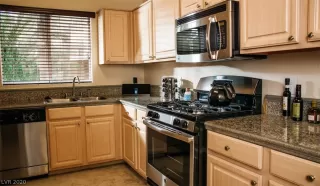 Photo #2: 2210526 Listing