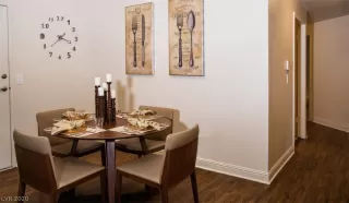 Photo #4: 2210526 Listing