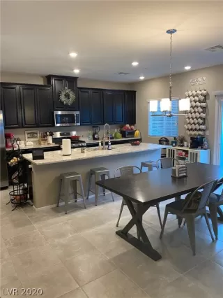 Photo #6: 2210558 Listing